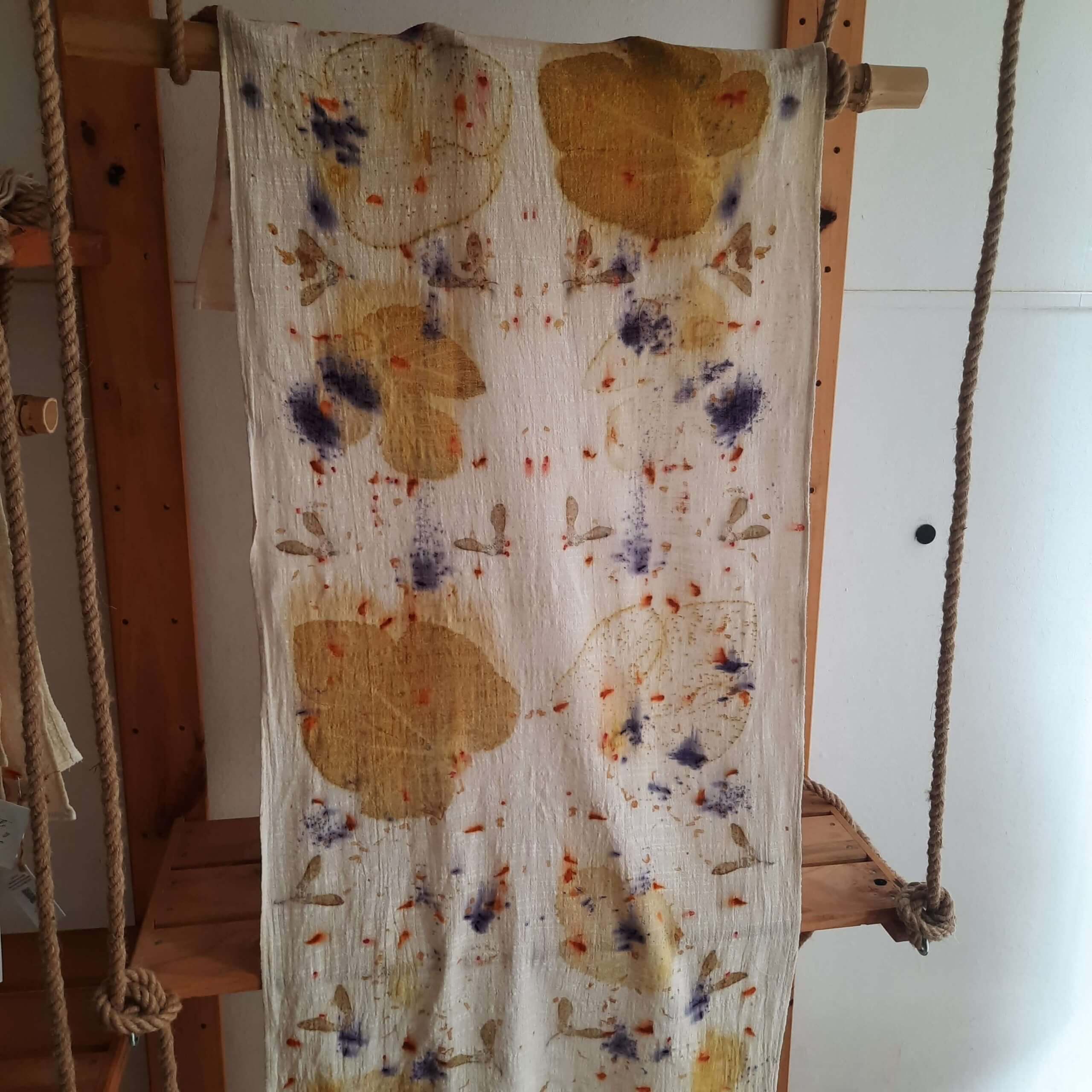 Chal estampado con hojas de higuera - Imagen 6