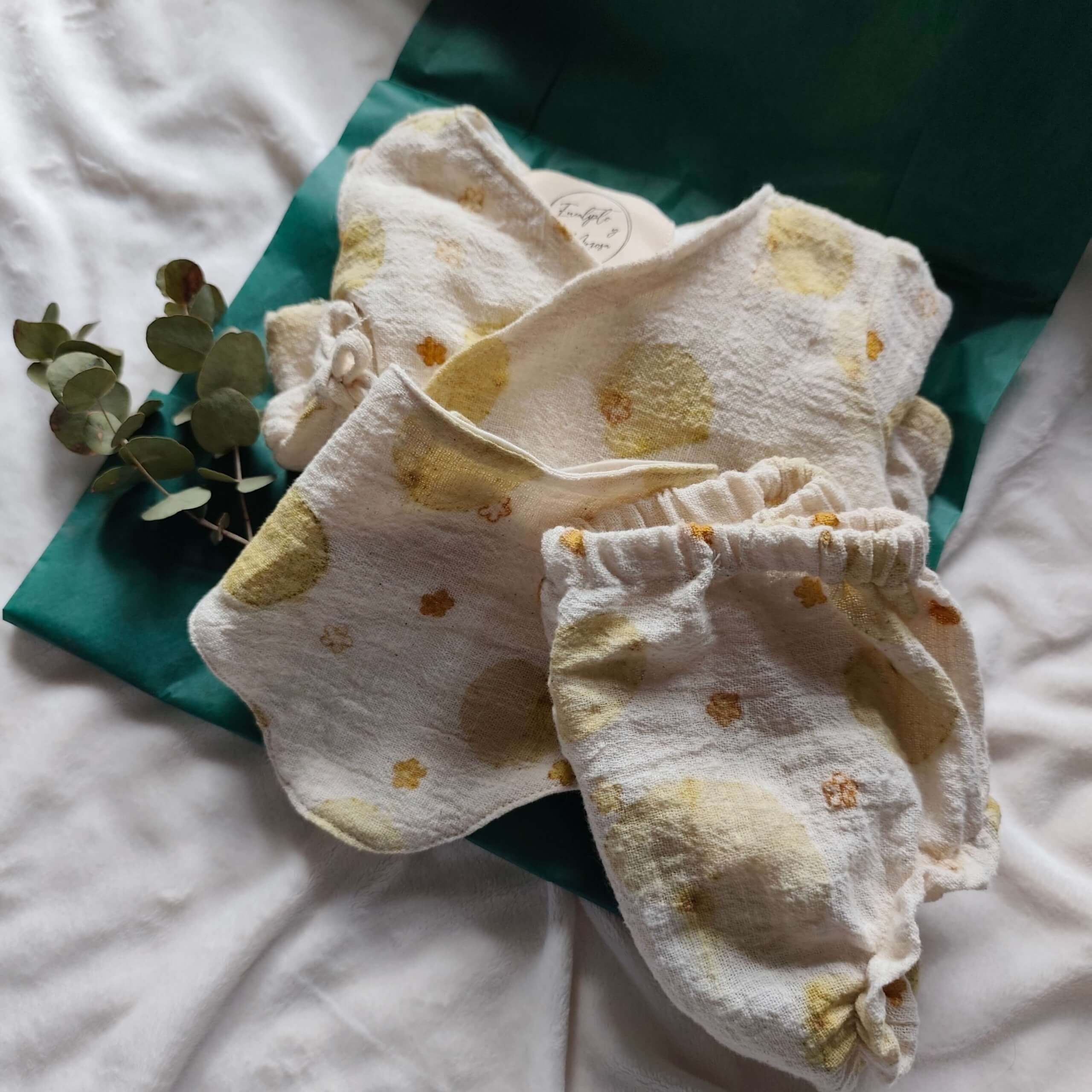 conjunto chaqueta, cubrepañal,bandana