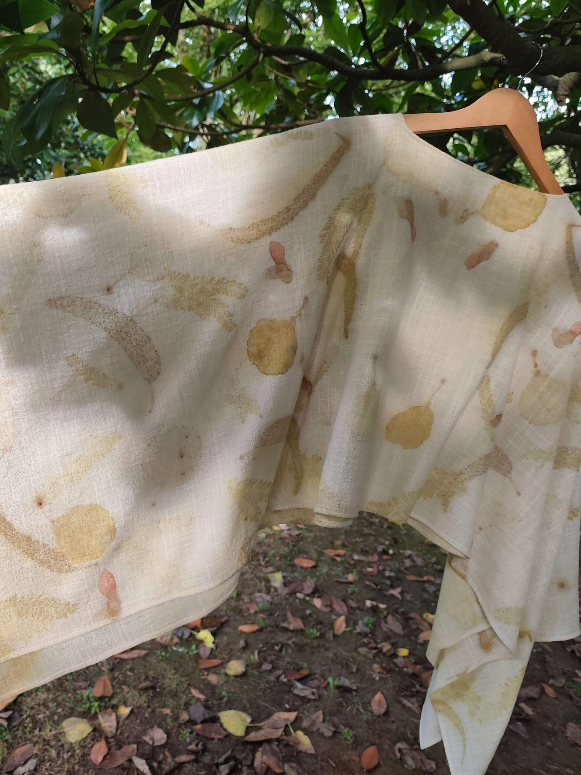 Capa estampada con plantas - Imagen 5